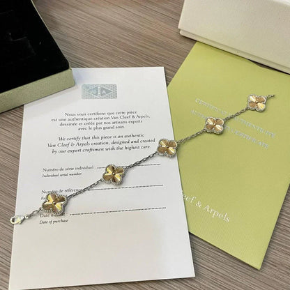 [Vellora Opalyn]CLOVER 5 MOTIFS CHRISTMAS LIMITED EDITION BRACELET