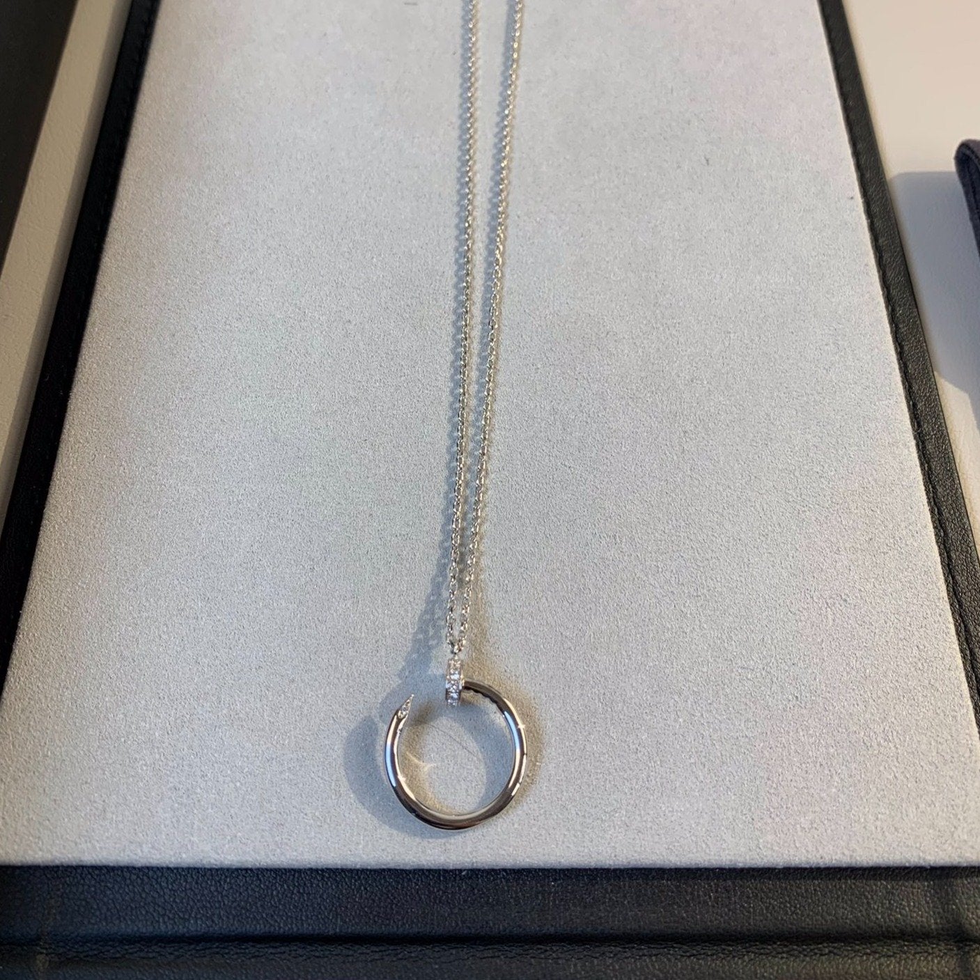 [Vellora Opalyn]JUSTE NECKLACE SILVER