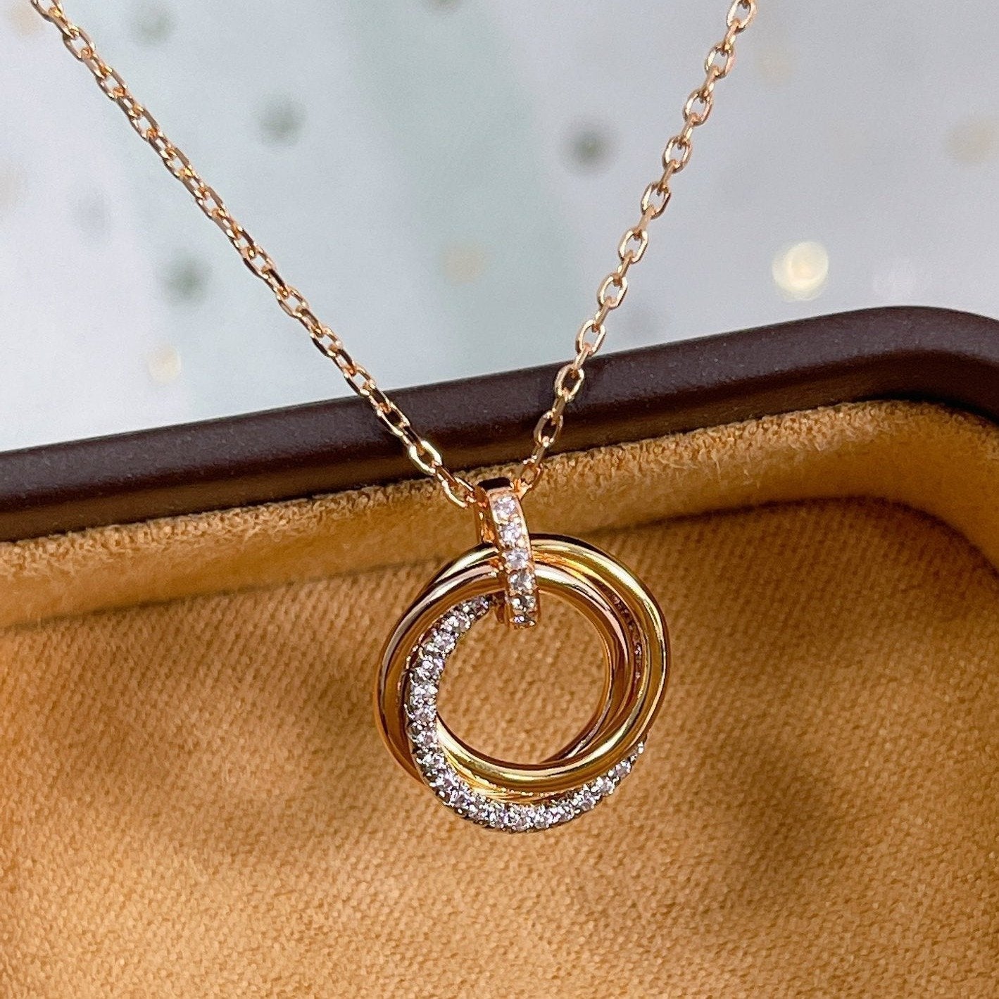 [Vellora Opalyn]TRINITY NECKLACE SILVER GOLD PINK GOLD DIAMONDS