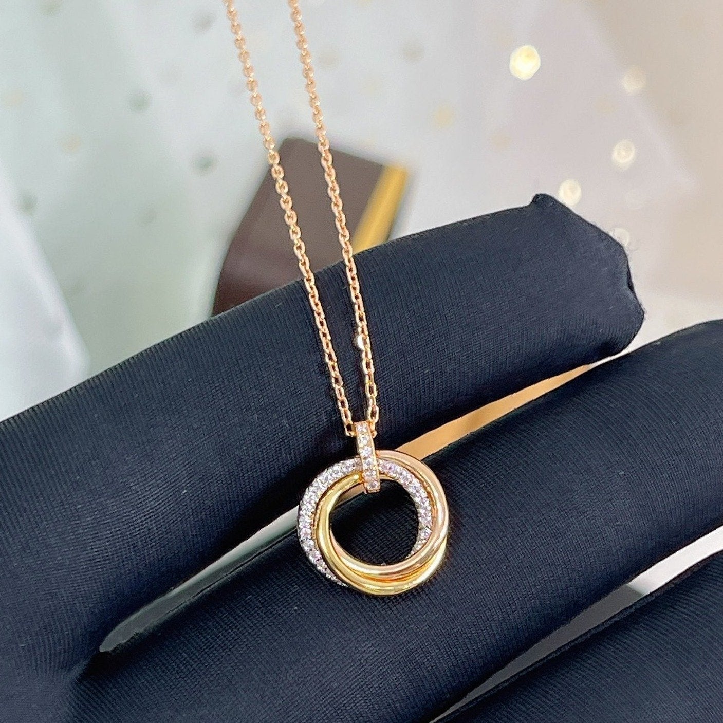 [Vellora Opalyn]TRINITY NECKLACE SILVER GOLD PINK GOLD DIAMONDS