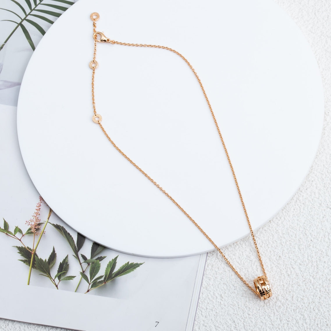 [Vellora Opalyn]PARENTESI NECKLACE PINK GOLD