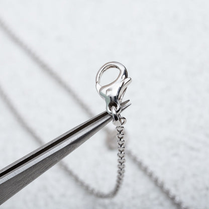 [Vellora Opalyn]PARENTESI NECKLACE SILVER