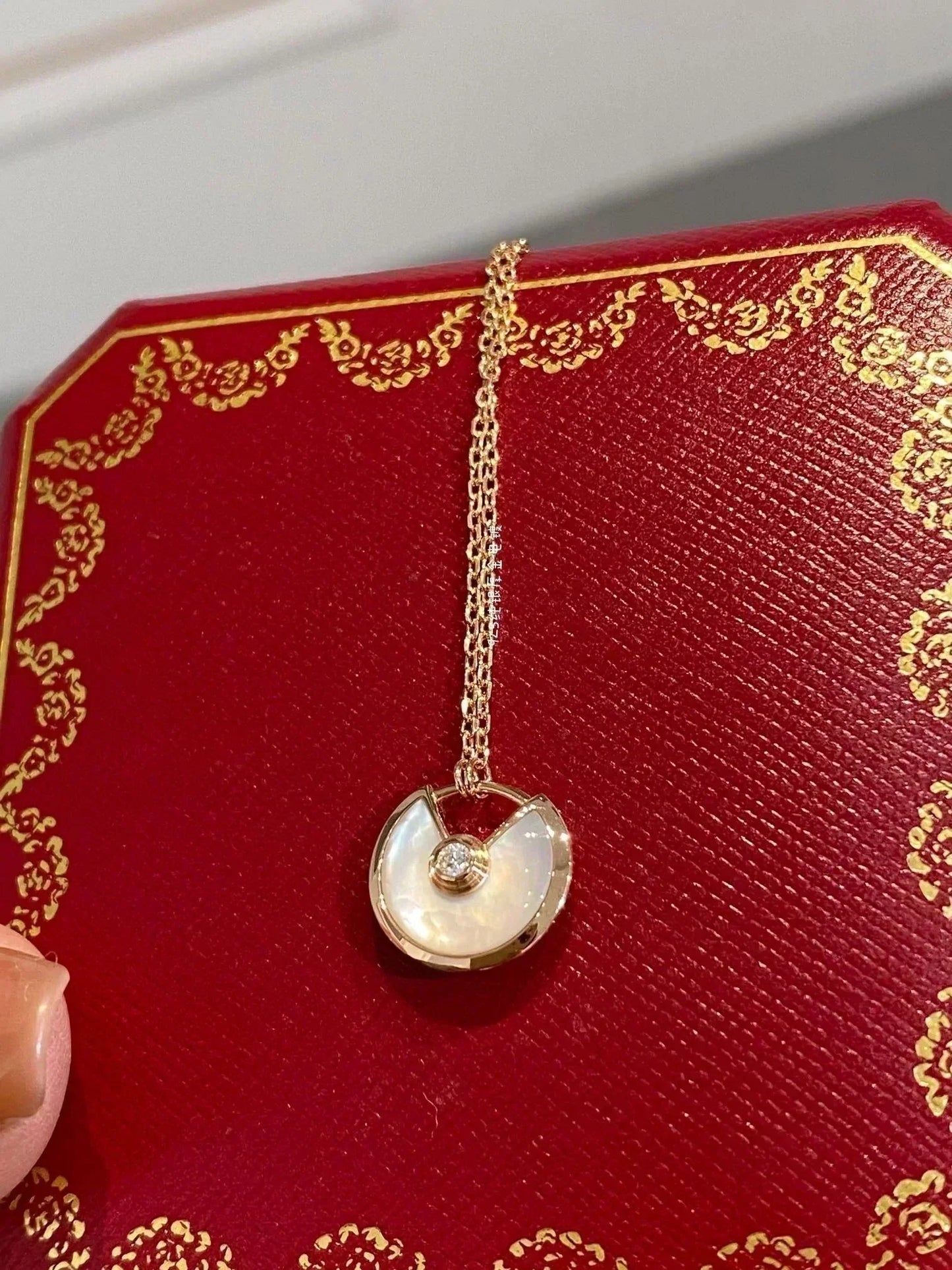 [Vellora Opalyn]AMULETTE ROSE GOLD MOP NECKLACE