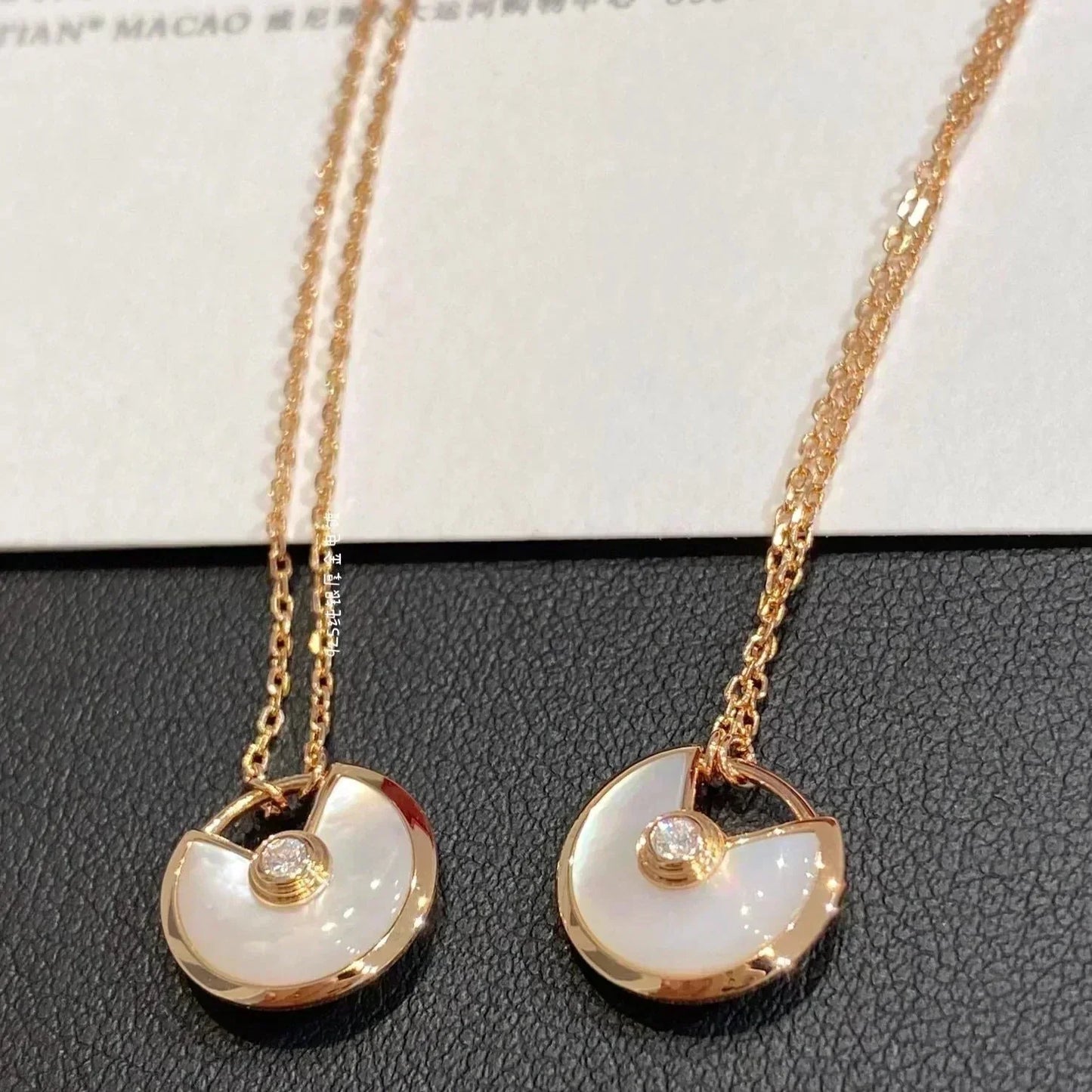 [Vellora Opalyn]AMULETTE ROSE GOLD MOP NECKLACE