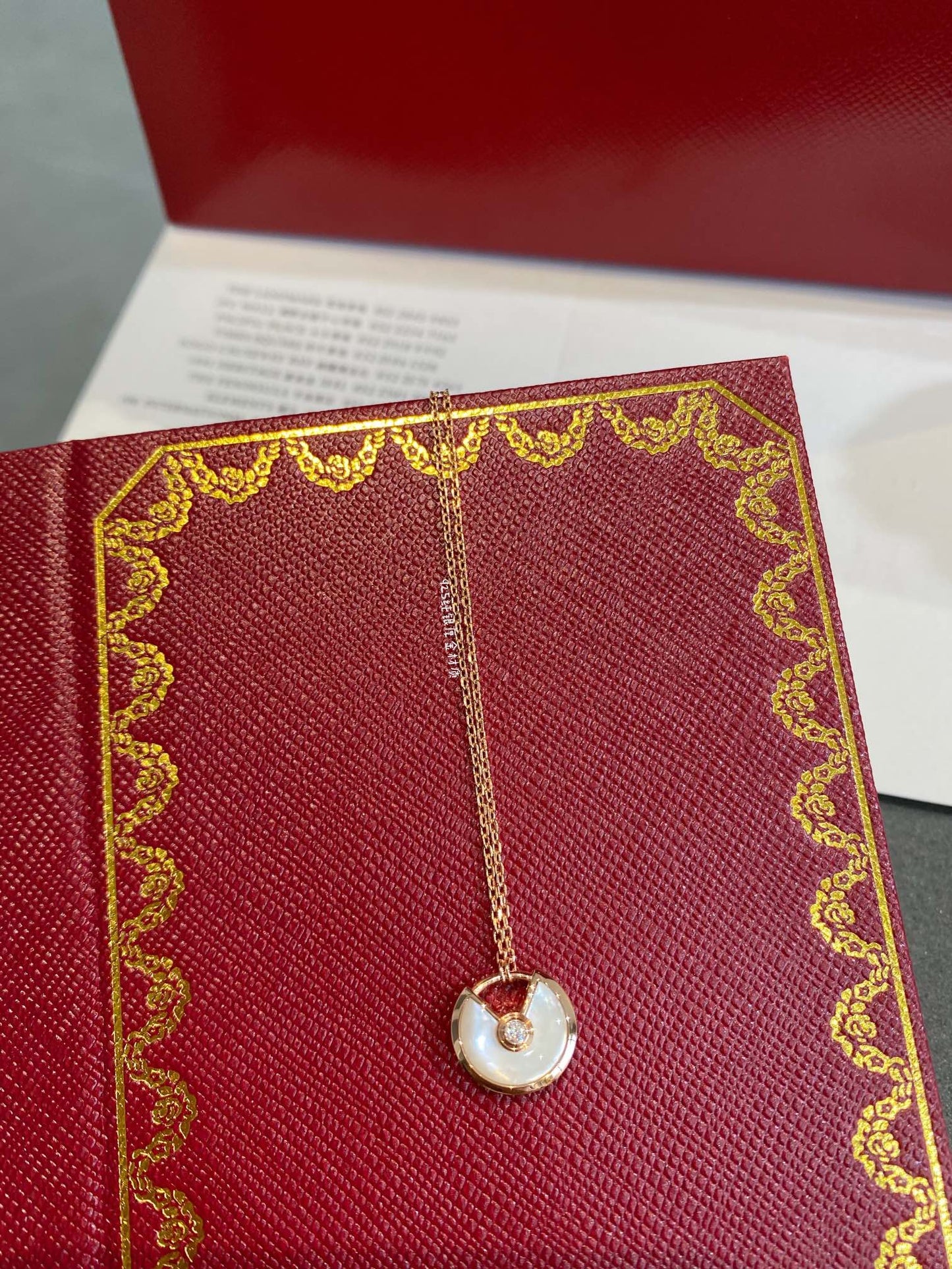[Vellora Opalyn]AMULETTE ROSE GOLD MOP NECKLACE