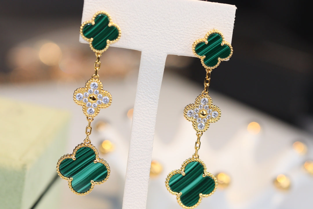 [Vellora Opalyn]CLOVER EARRINGS GOLD MALACHITE DIAMOND 3 MOTIF