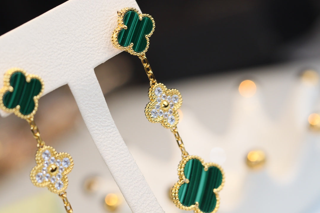 [Vellora Opalyn]CLOVER EARRINGS GOLD MALACHITE DIAMOND 3 MOTIF