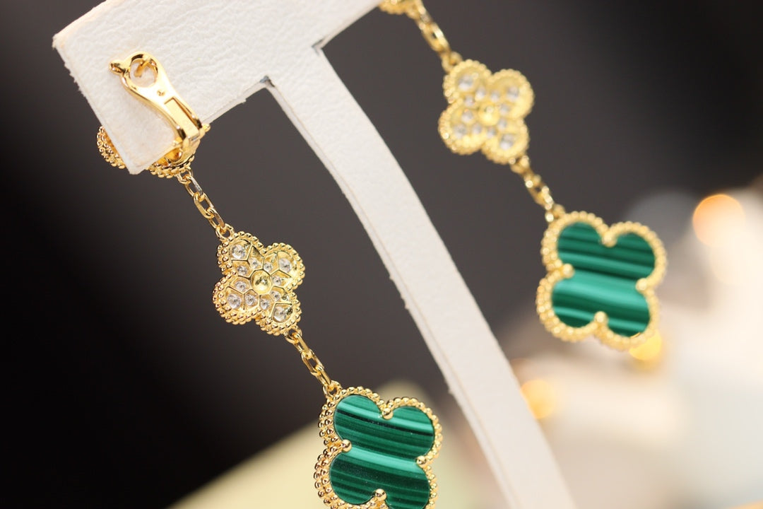 [Vellora Opalyn]CLOVER EARRINGS GOLD MALACHITE DIAMOND 3 MOTIF