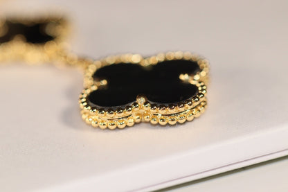 [Vellora Opalyn]CLOVER EARRINGS GOLD ONYX MOP 3 MOTIF