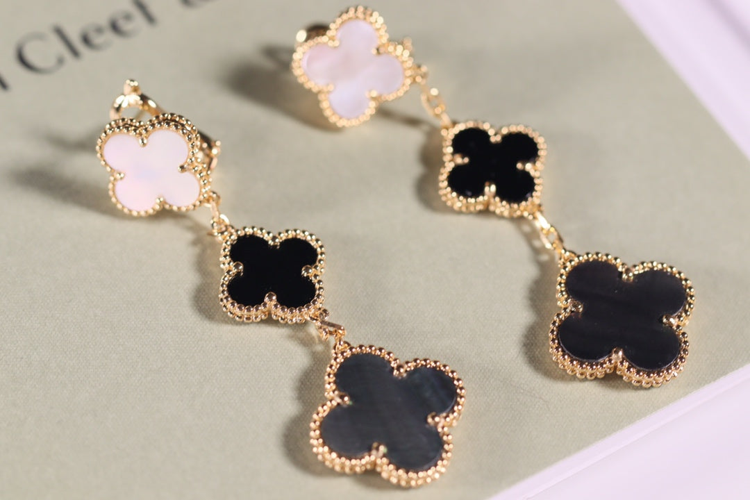 [Vellora Opalyn]CLOVER EARRINGS GOLD ONYX MOP 3 MOTIF
