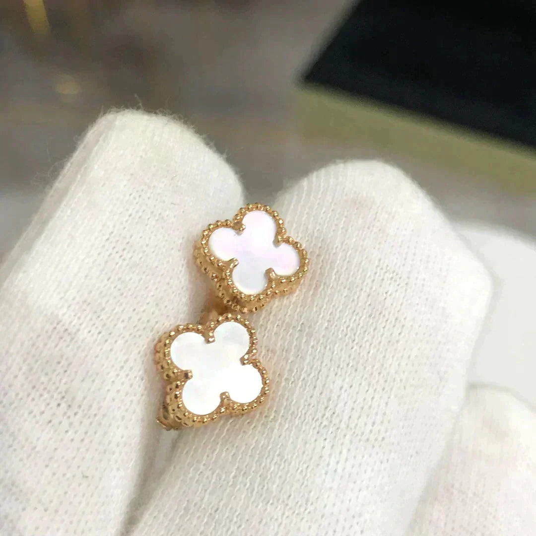 [Vellora Opalyn]CLOVER MINI 9.5MM WHITE MOP EARRINGS