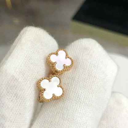 [Vellora Opalyn]CLOVER MINI 9.5MM WHITE MOP EARRINGS
