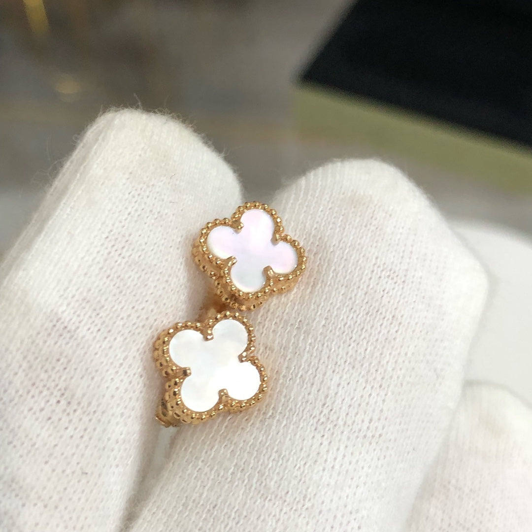 [Vellora Opalyn]CLOVER MINI GOLD EARRINGS