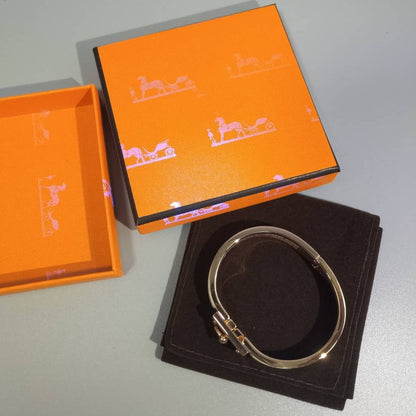 [Vellora Opalyn]H GREY BRACELET