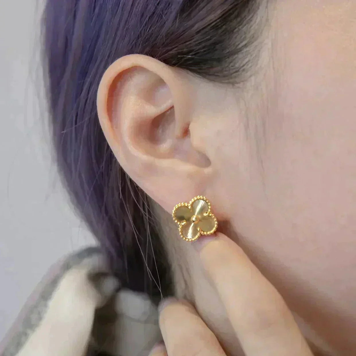 [Vellora Opalyn]CLOVER MEDIUM 1 MOTIFS LASER EARRINGS