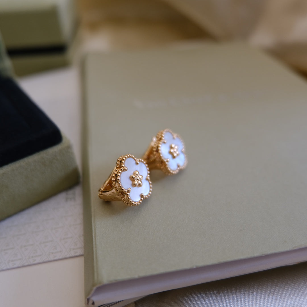 [Vellora Opalyn]LUCKY PINK GOLD WHITE MOP EARRINGS