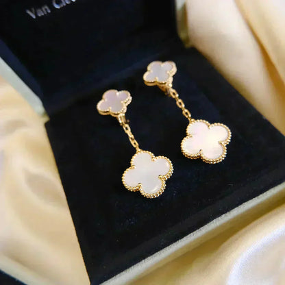 [Vellora Opalyn]CLOVER 2 MOTIF WHITE MOP EARRINGS