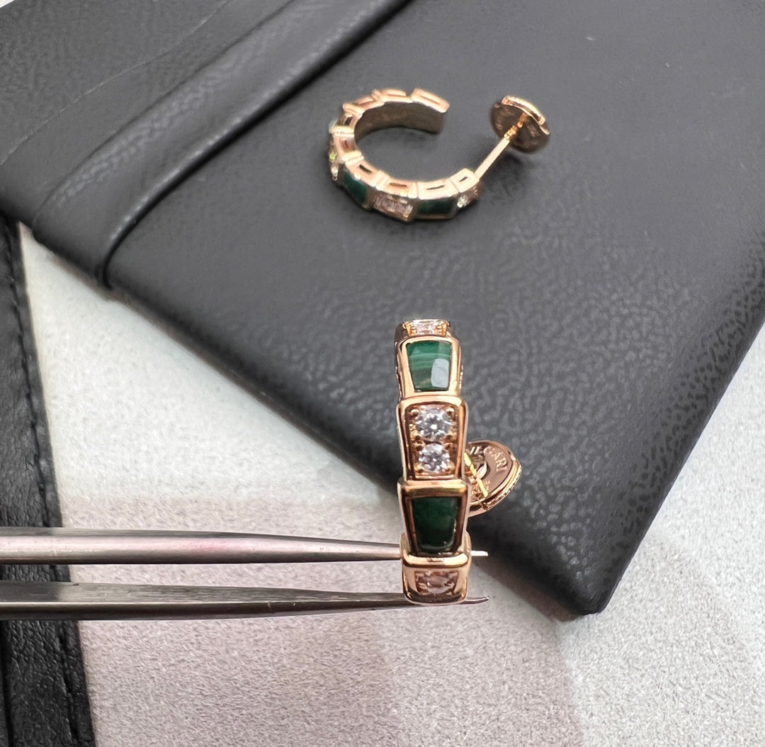 [Vellora Opalyn]SERPENTI MALACHITE PINK GOLD EARRINGS