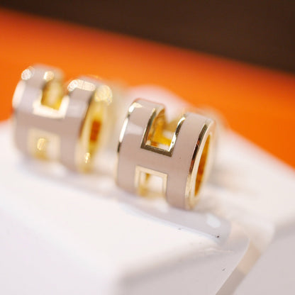 [Vellora Opalyn]MINI POP H GOLD EARRINGS GREY