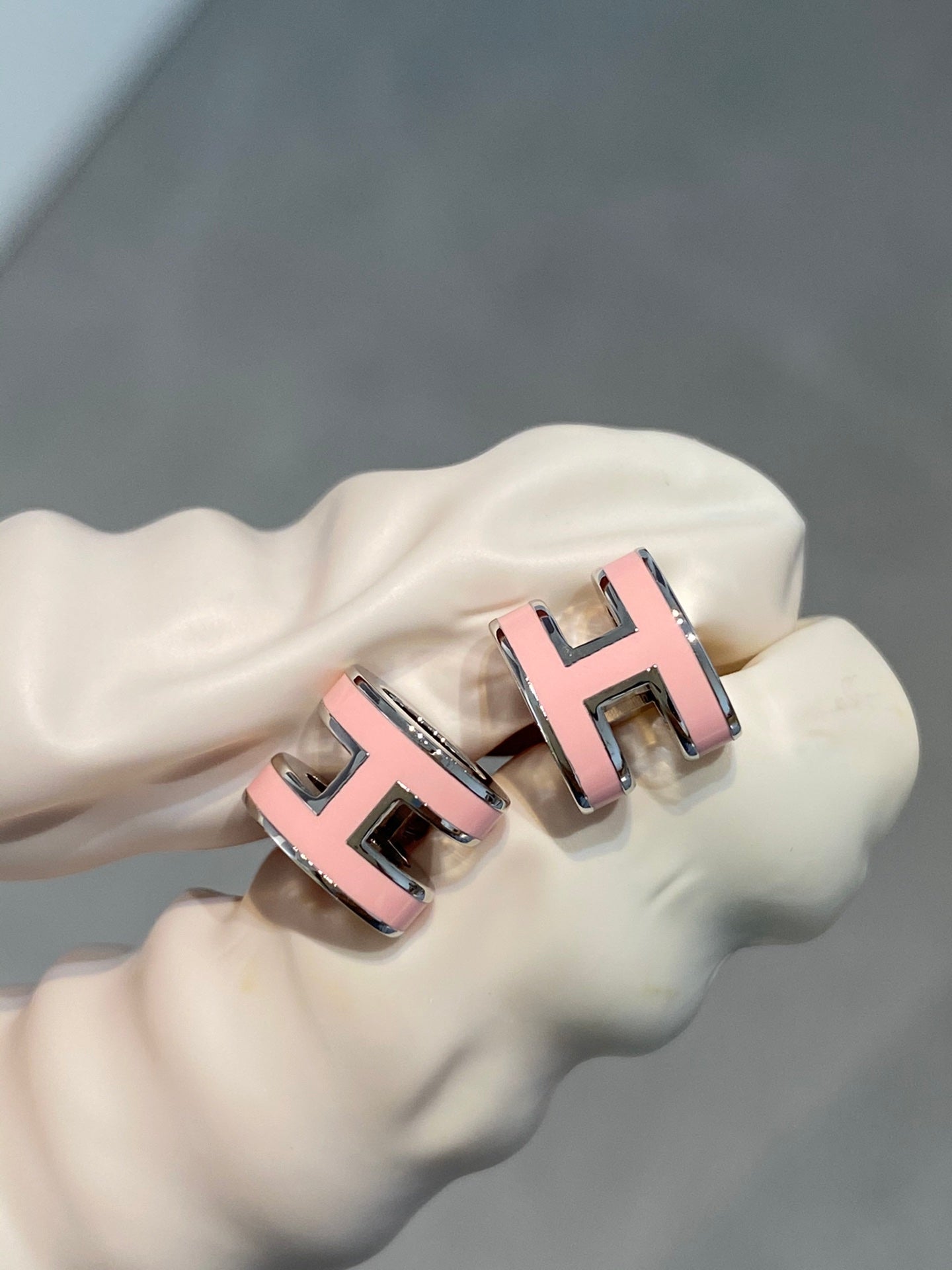[Vellora Opalyn]MINI POP H SILVER EARRINGS PINK