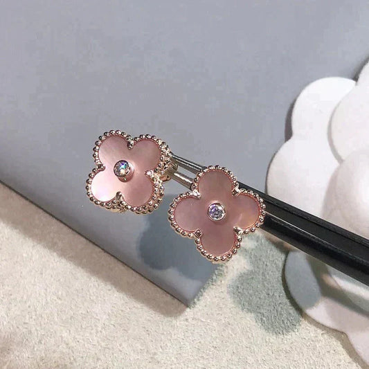 [Vellora Opalyn]CLOVER MEDIUM 1 MOTIFS  PINK MOP DIAMOND EARRINGS