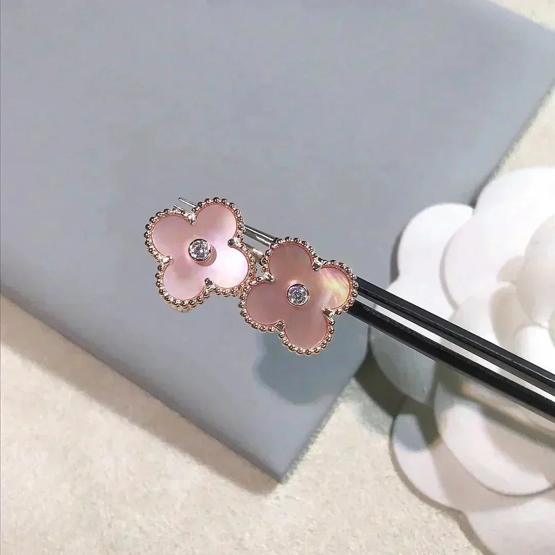 [Vellora Opalyn]CLOVER MEDIUM 1 MOTIFS  PINK MOP DIAMOND EARRINGS