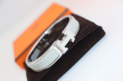 [Vellora Opalyn]H LIGHT BLUE BRACELET