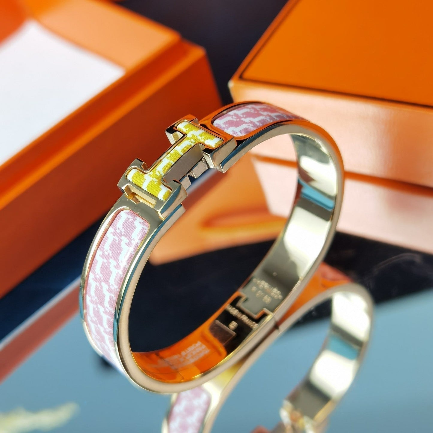 [Vellora Opalyn]H HORSE BRACELET 12MM