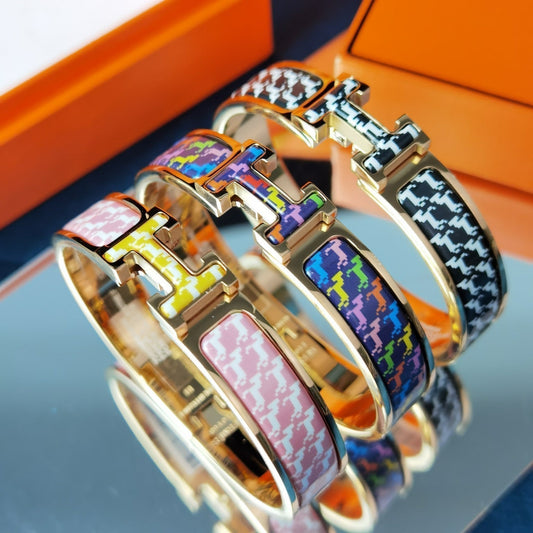 [Vellora Opalyn]H HORSE BRACELET 12MM