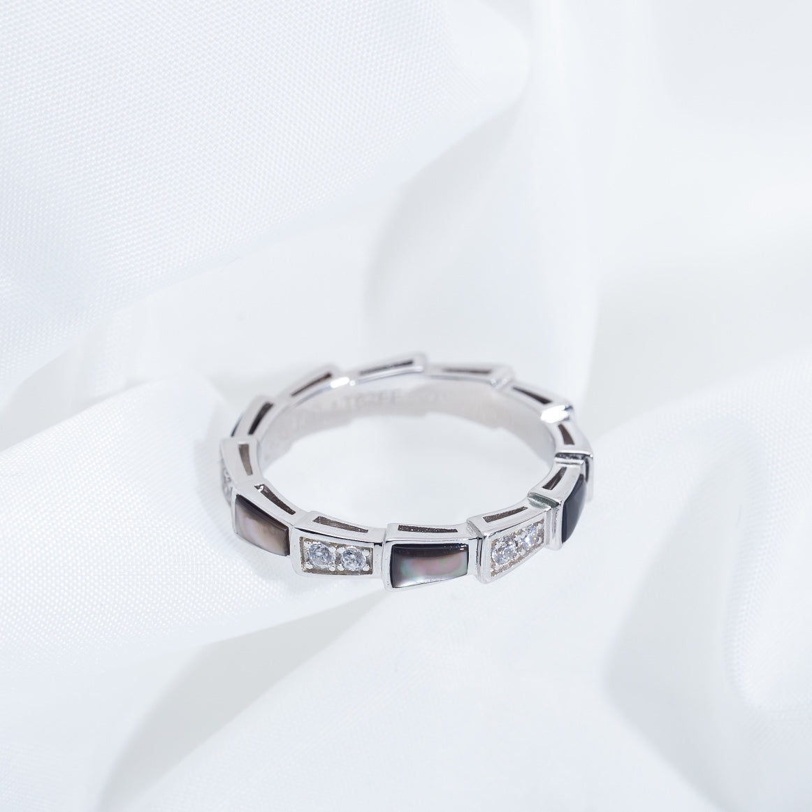 [Vellora Opalyn]SERPENTI RING SILVER  DIAMOND BLACK MOP 3MM