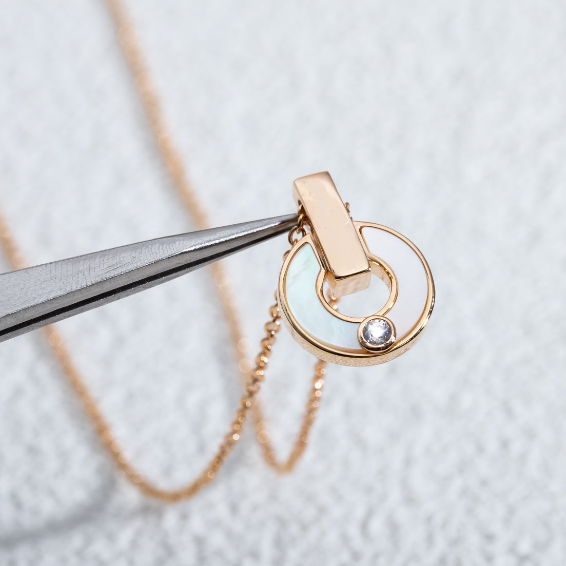 [Vellora Opalyn]GARI NECKLACE PINK GOLD MOP