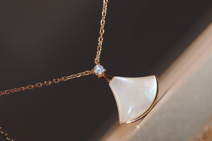 [Vellora Opalyn]DREAM NECKLACE WHITE MOP PINK GOLD 1 DIAMOND