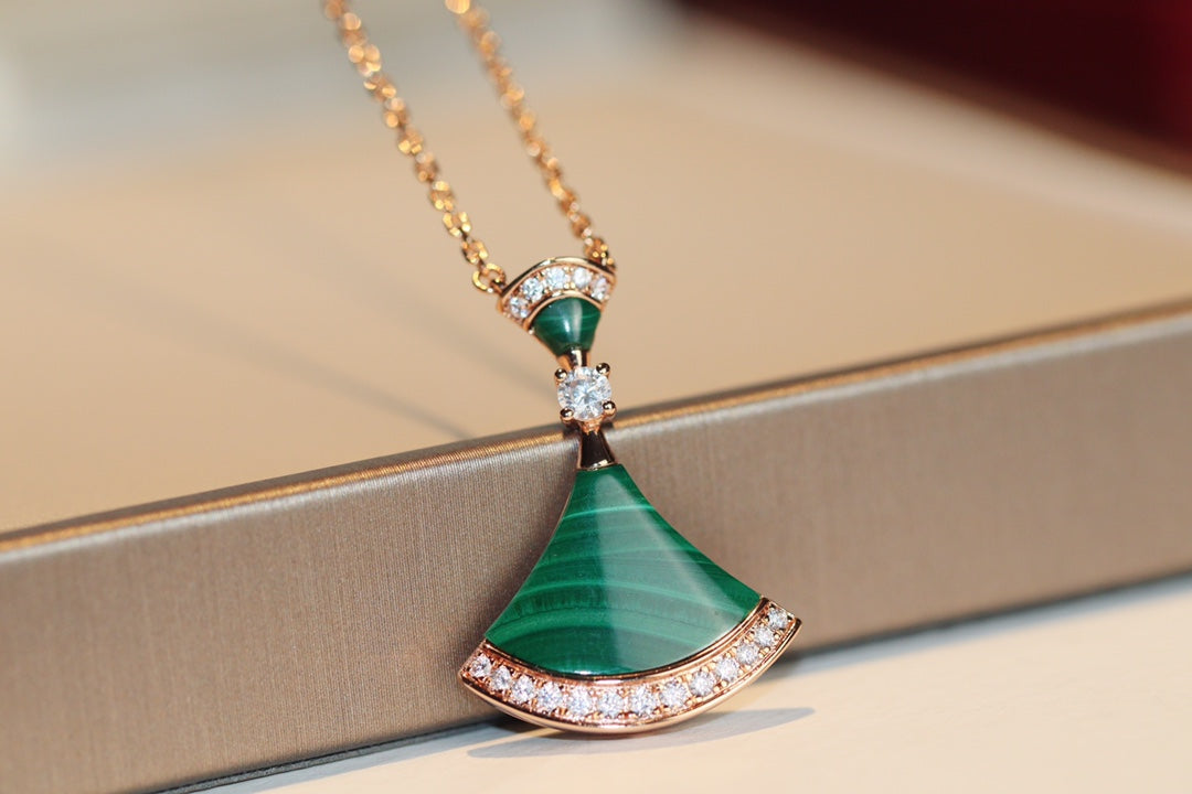 [Vellora Opalyn]DREAM NECKLACE MALACHITE DIAMOND