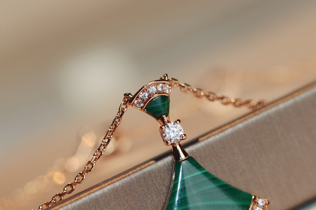 [Vellora Opalyn]DREAM NECKLACE MALACHITE DIAMOND