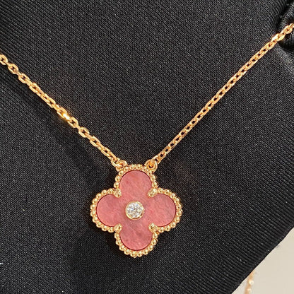 [Vellora Opalyn]CLOVER 15MM DIAMOND RHODONITE NECKLACE