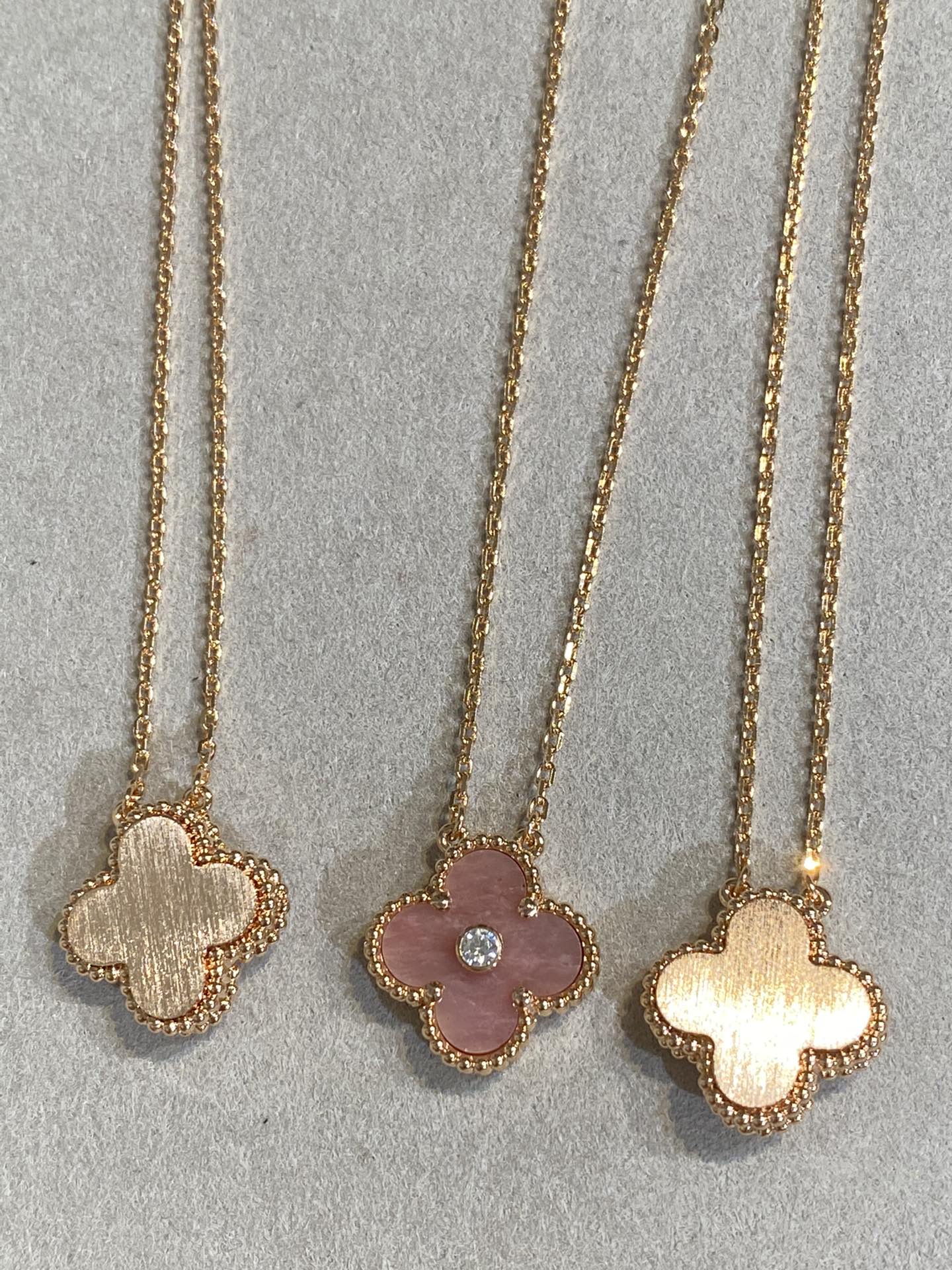 [Vellora Opalyn]CLOVER 15MM DIAMOND RHODONITE NECKLACE