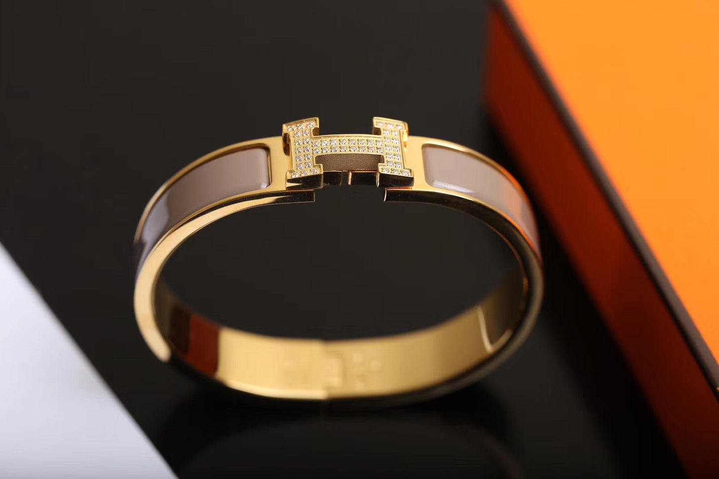 [Vellora Opalyn]H BRACELET GOLD DIAMOND