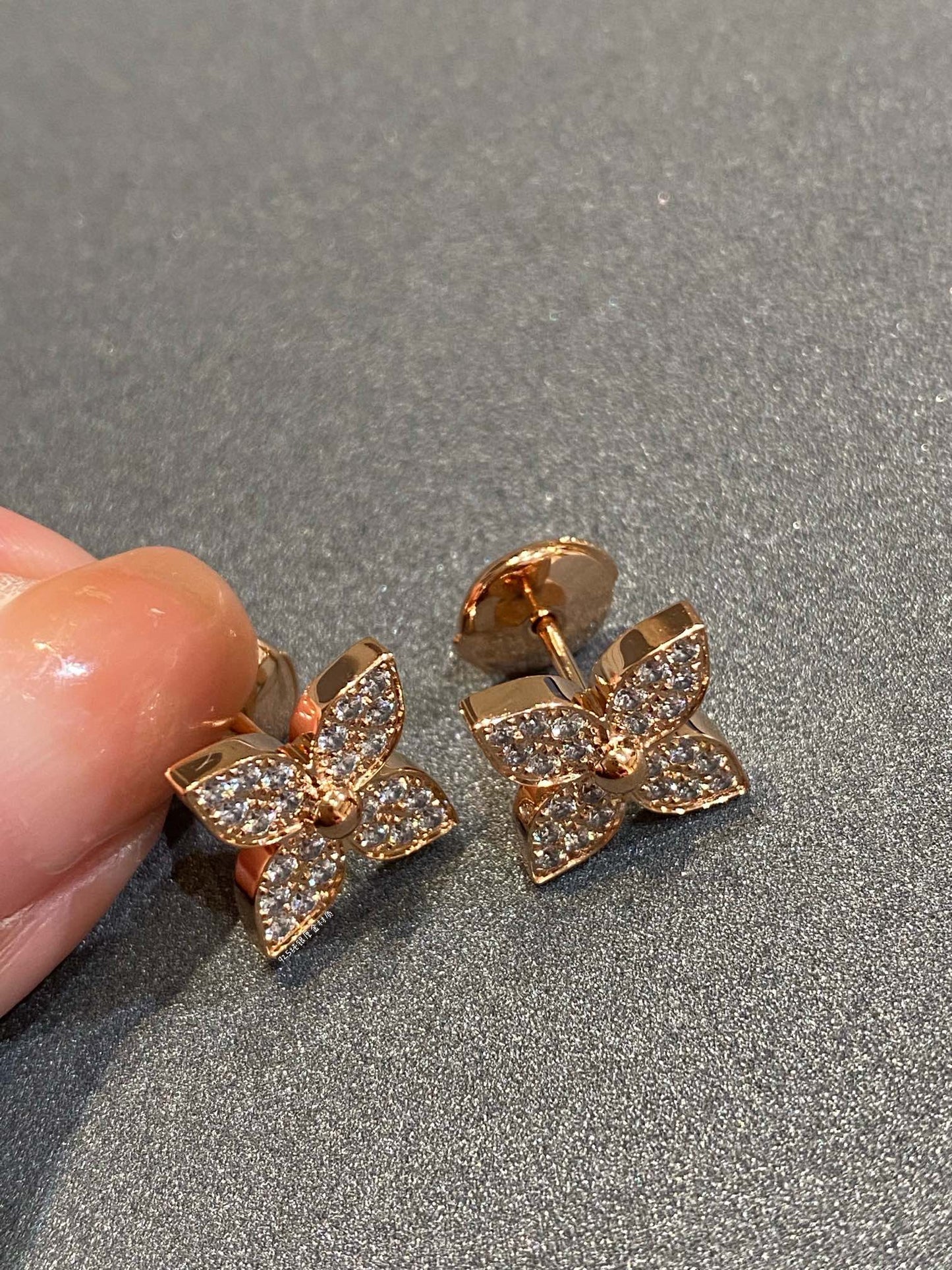 [Vellora Opalyn]STAR DIAMOND EARRINGS