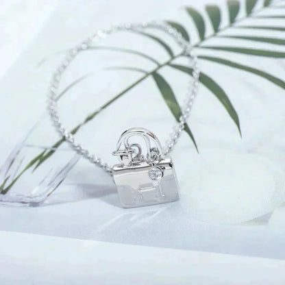 [Vellora Opalyn]AMULETTE PEDANT SILVER NECKLACE