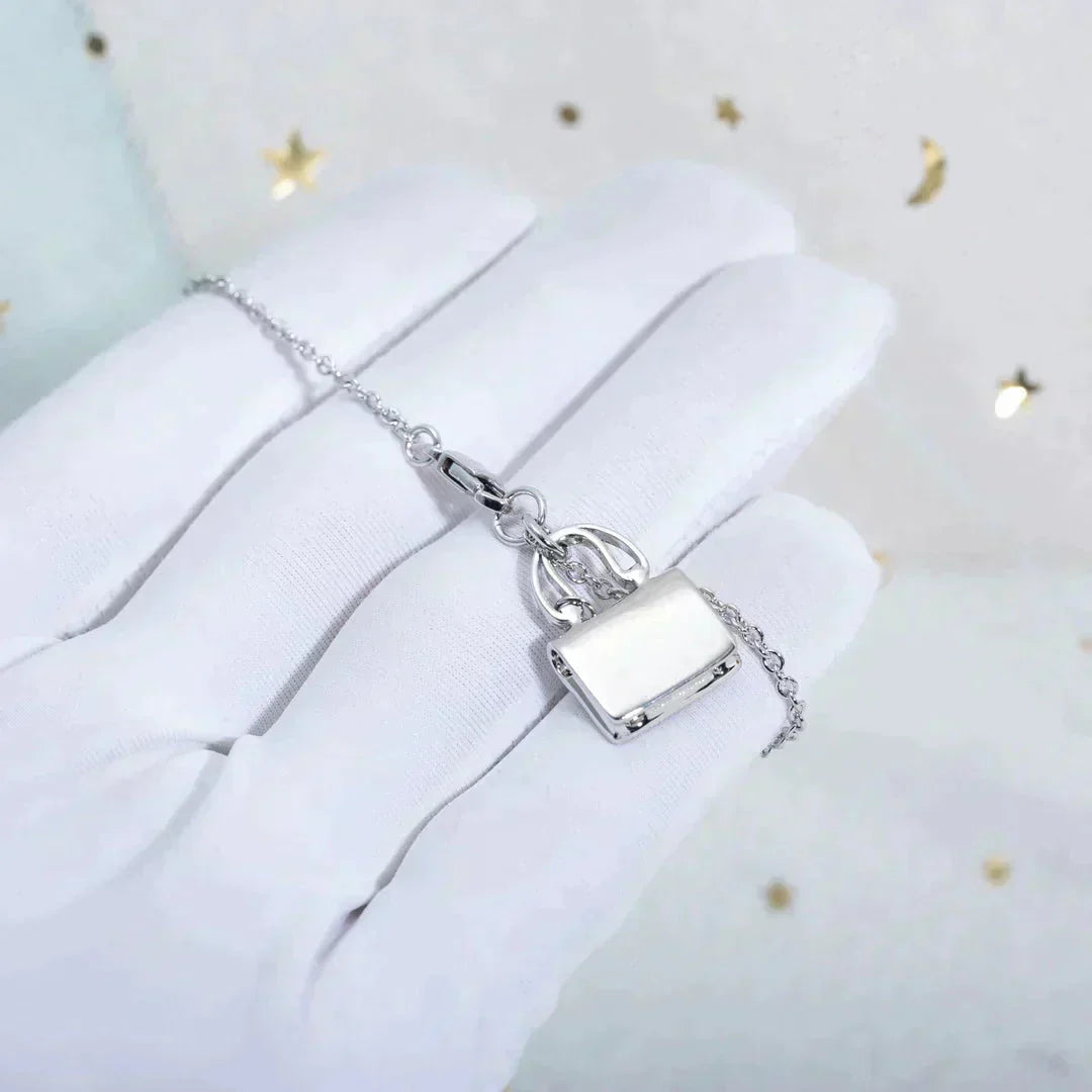 [Vellora Opalyn]AMULETTE PEDANT SILVER NECKLACE