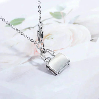 [Vellora Opalyn]AMULETTE PEDANT SILVER NECKLACE