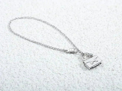 [Vellora Opalyn]AMULETTE PEDANT SILVER NECKLACE
