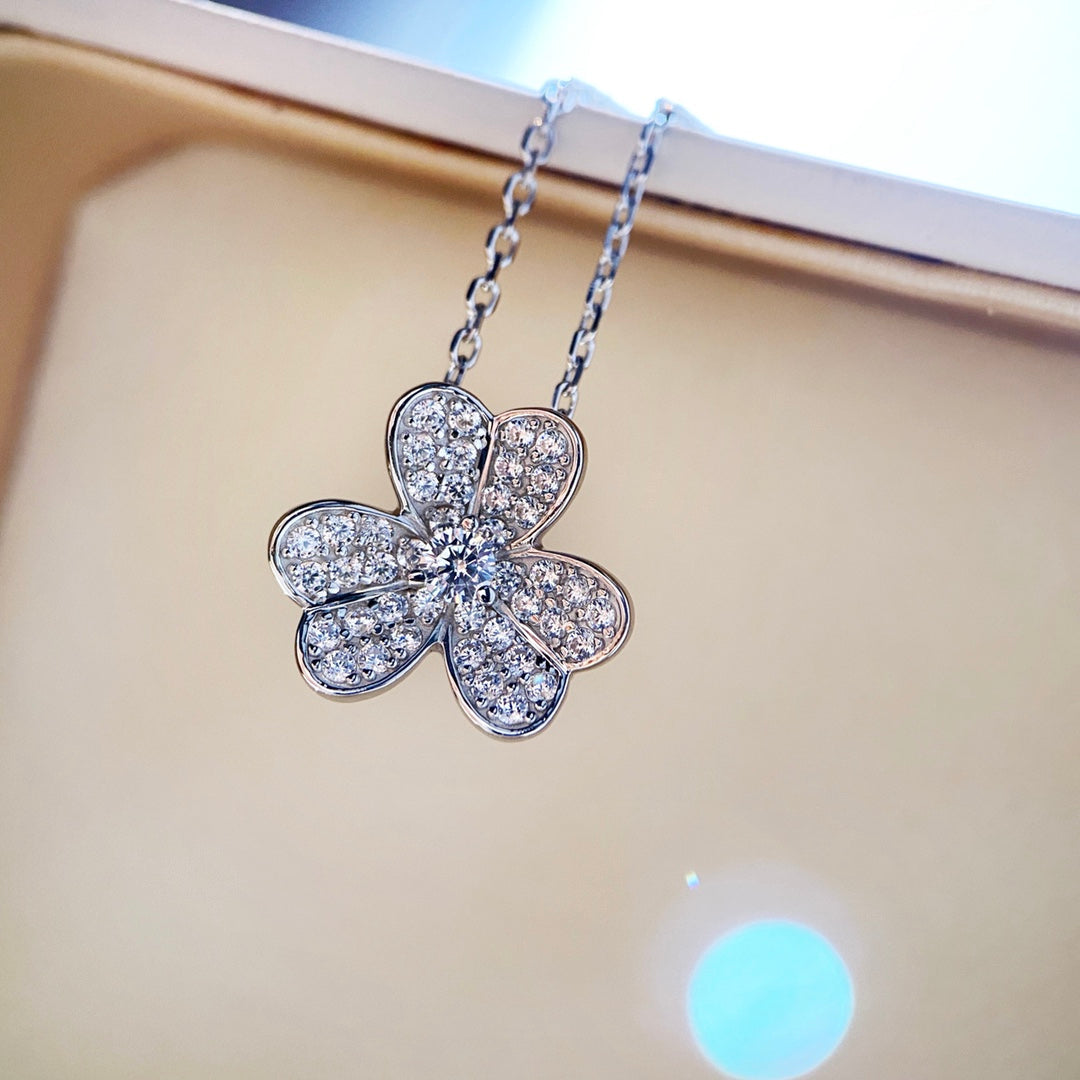 [Vellora Opalyn]CLOVER DIAMOND NECKLACE SILVER