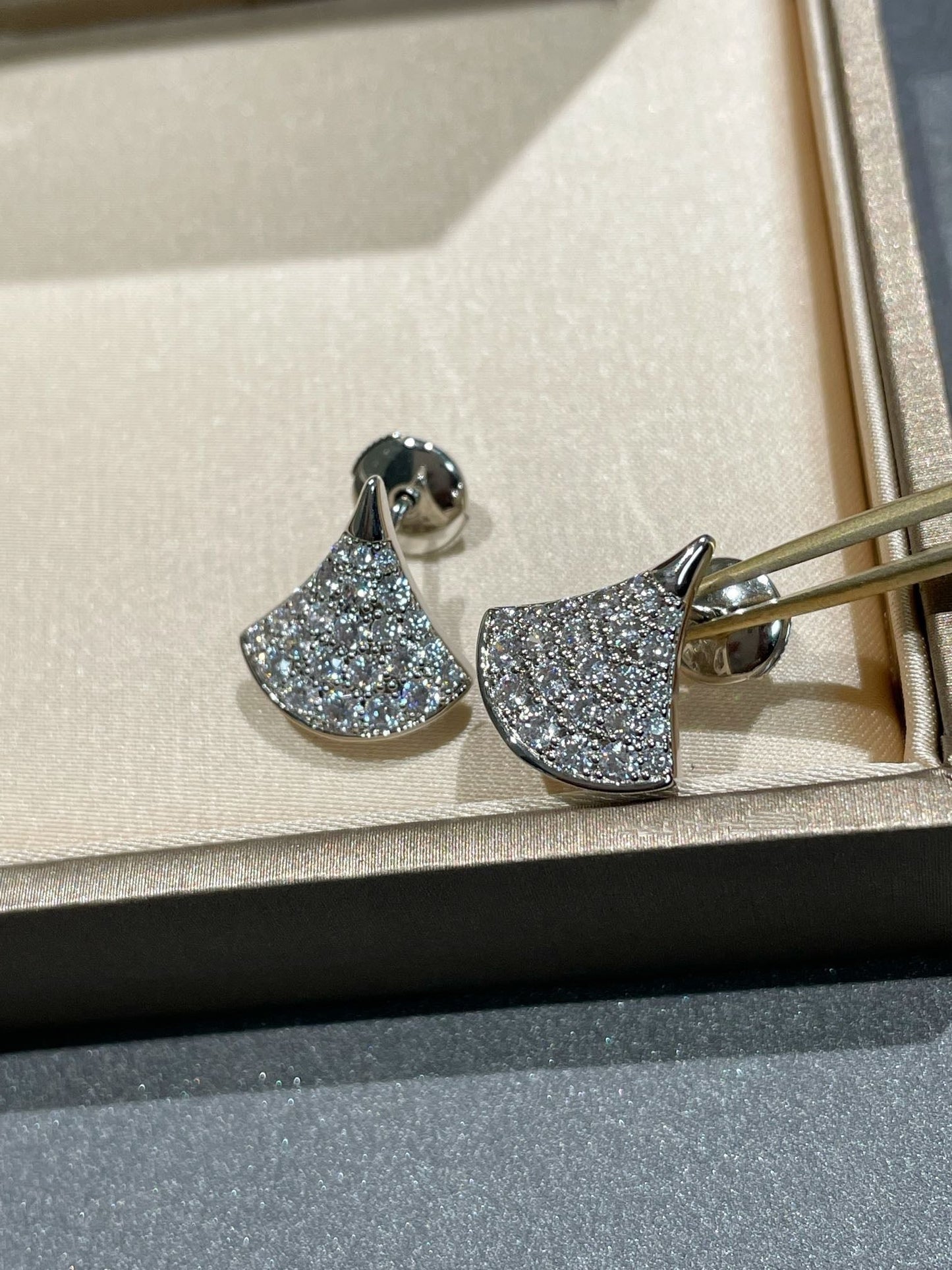 [Vellora Opalyn]DREAM STUD EARRINGS DIAMOND