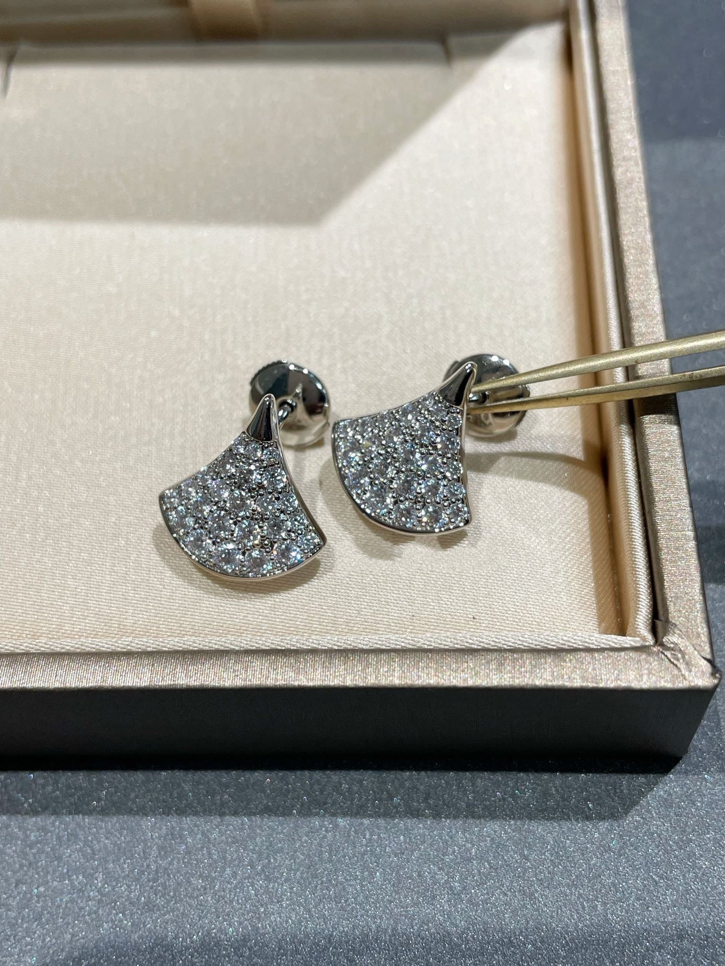 [Vellora Opalyn]DREAM STUD EARRINGS DIAMOND