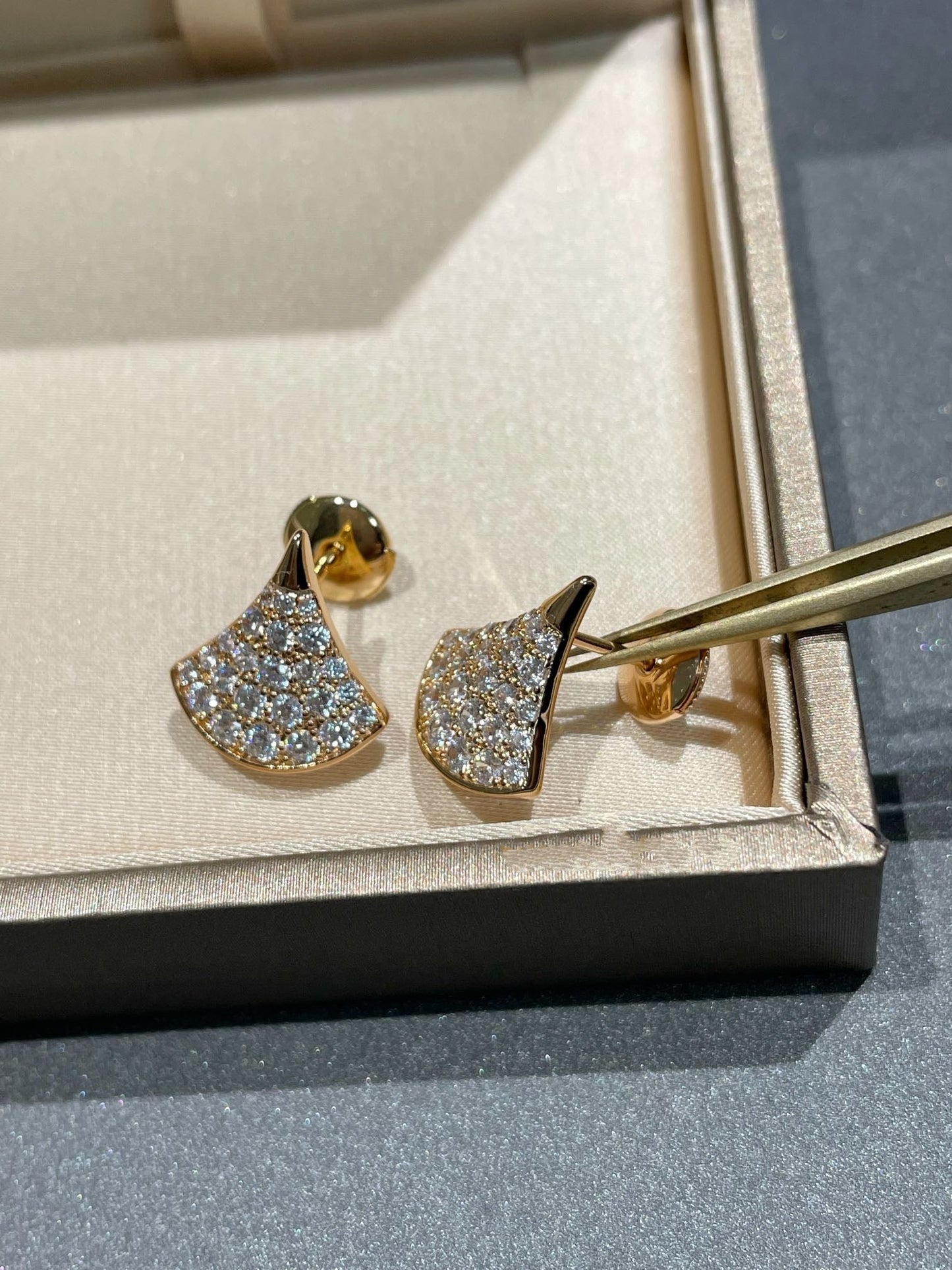 [Vellora Opalyn]DREAM STUD EARRINGS DIAMOND