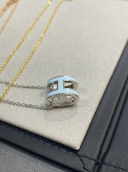 [Vellora Opalyn]POP H LIGHT BLUE NECKLACE
