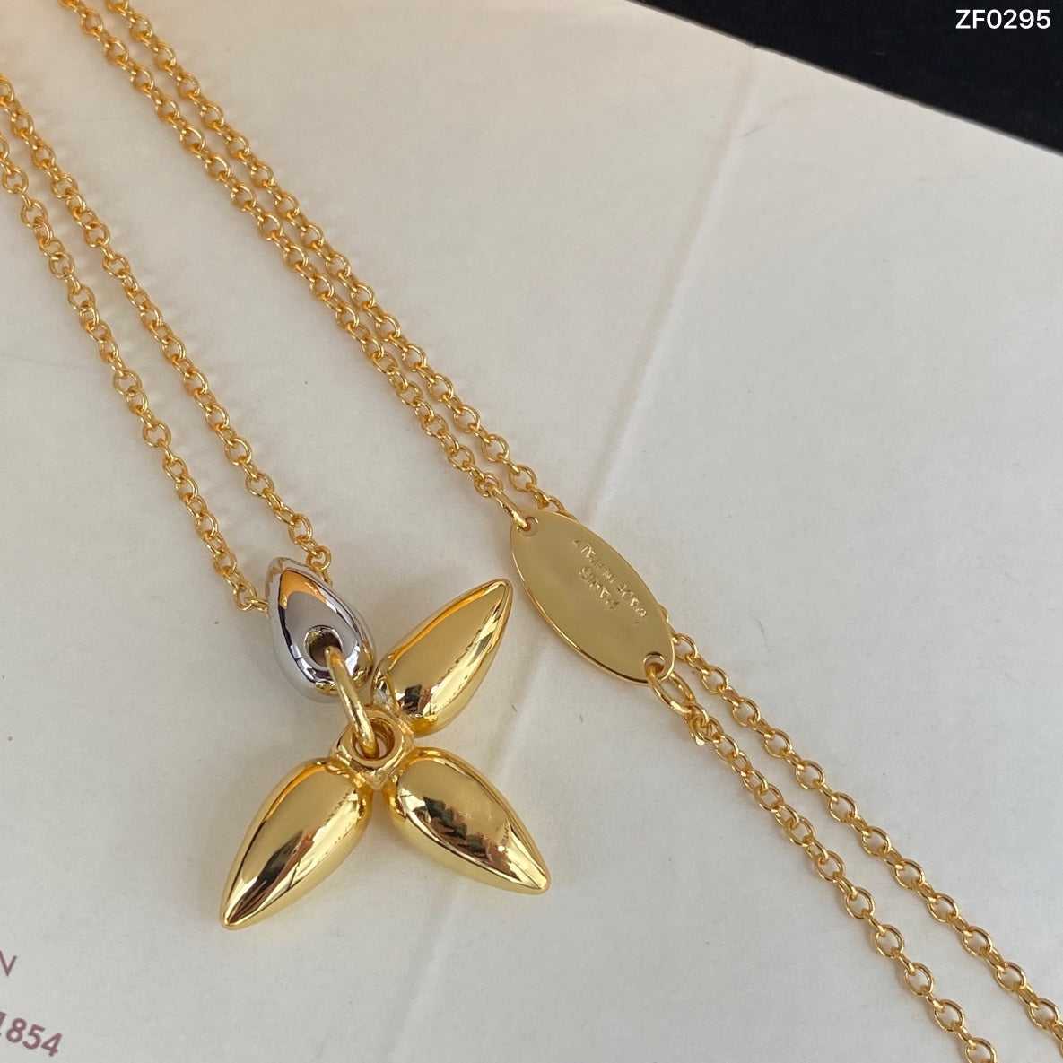 [Vellora Opalyn]LOUISETTE PEDANT GOLD NECKLACE