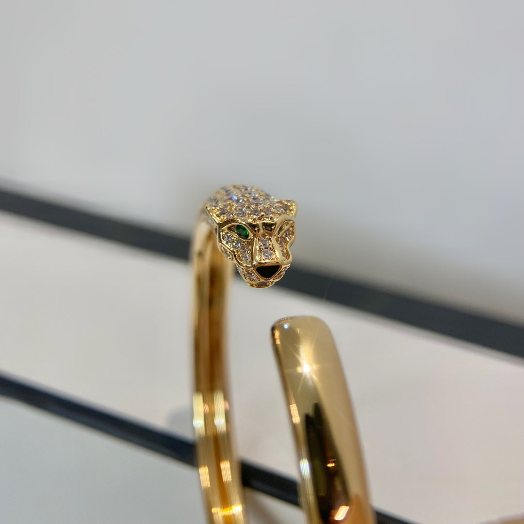[Vellora Opalyn]PANTHERE GOLD DIAMOND OPEN BRACELET