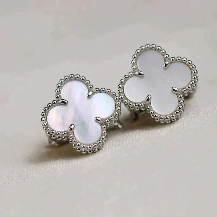 [Vellora Opalyn] CLOVER MEDIUM 1 MOTIFS  WHITE MOP EARRINGS SILVER